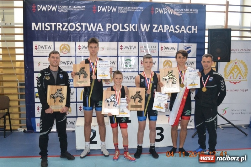 Zdjęcie w galerii na portalu naszraciborz.pl: Ludmiła Nowacka i Ryszard Wolny gratulowali młodym zapaśnikom raciborskiej Unii wiadomości z regionu