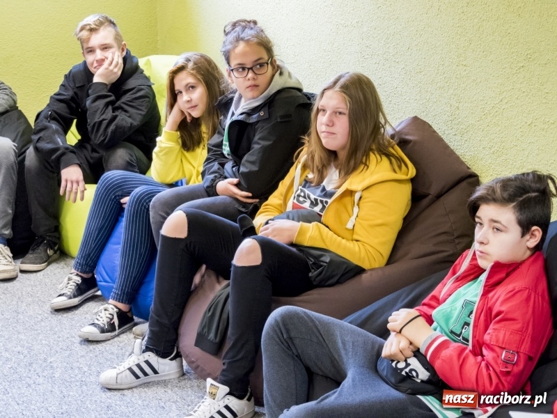 Zdjęcie w galerii na portalu naszraciborz.pl: Ludmiła Nowacka i Ryszard Wolny gratulowali młodym zapaśnikom raciborskiej Unii wiadomości z regionu