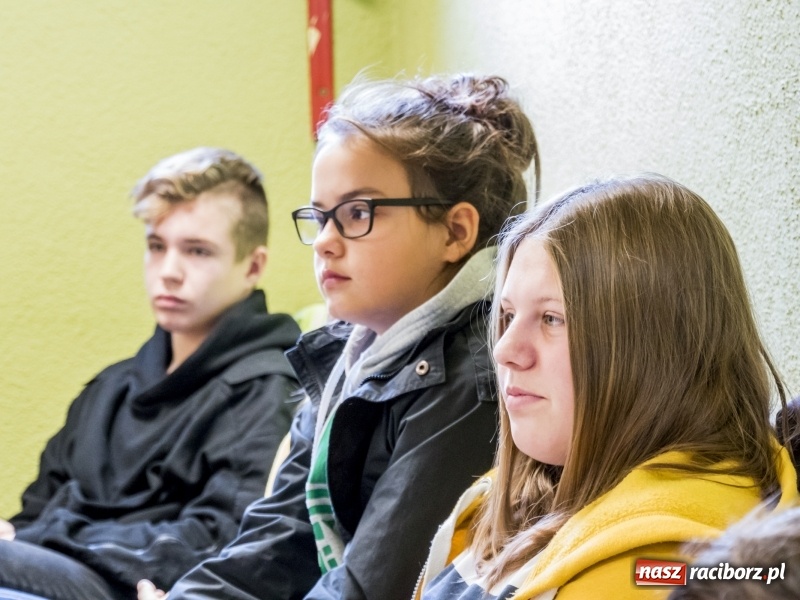 Zdjęcie w galerii na portalu naszraciborz.pl: Ludmiła Nowacka i Ryszard Wolny gratulowali młodym zapaśnikom raciborskiej Unii wiadomości z regionu