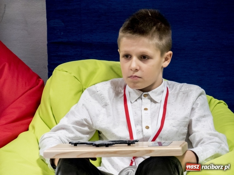 Zdjęcie w galerii na portalu naszraciborz.pl: Ludmiła Nowacka i Ryszard Wolny gratulowali młodym zapaśnikom raciborskiej Unii wiadomości z regionu