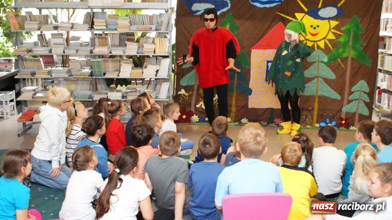 Zdjęcie w galerii na portalu naszraciborz.pl: Tajemnice, dziwy, duchy – super książki do poduchy wiadomości z regionu