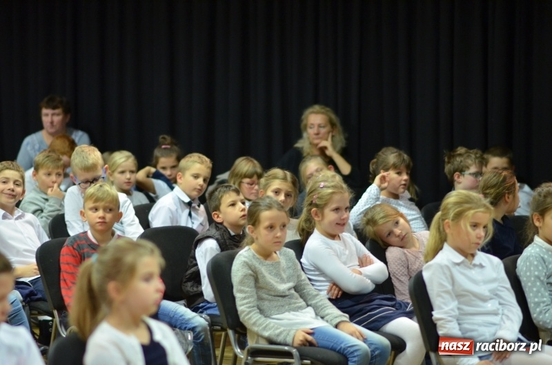 Zdjęcie w galerii na portalu naszraciborz.pl: Od poloneza do menueta. Muzyka dla najmłodszych w RCK  wiadomości z regionu
