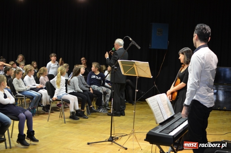 Zdjęcie w galerii na portalu naszraciborz.pl: Od poloneza do menueta. Muzyka dla najmłodszych w RCK  wiadomości z regionu