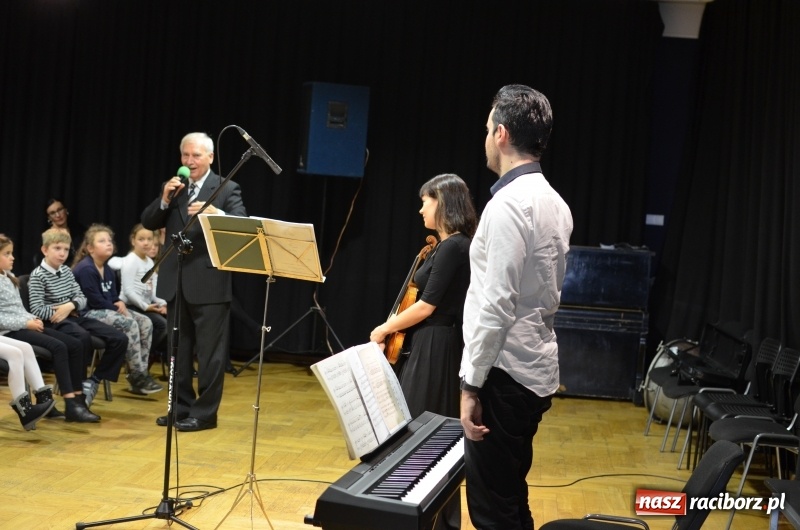 Zdjęcie w galerii na portalu naszraciborz.pl: Od poloneza do menueta. Muzyka dla najmłodszych w RCK  wiadomości z regionu
