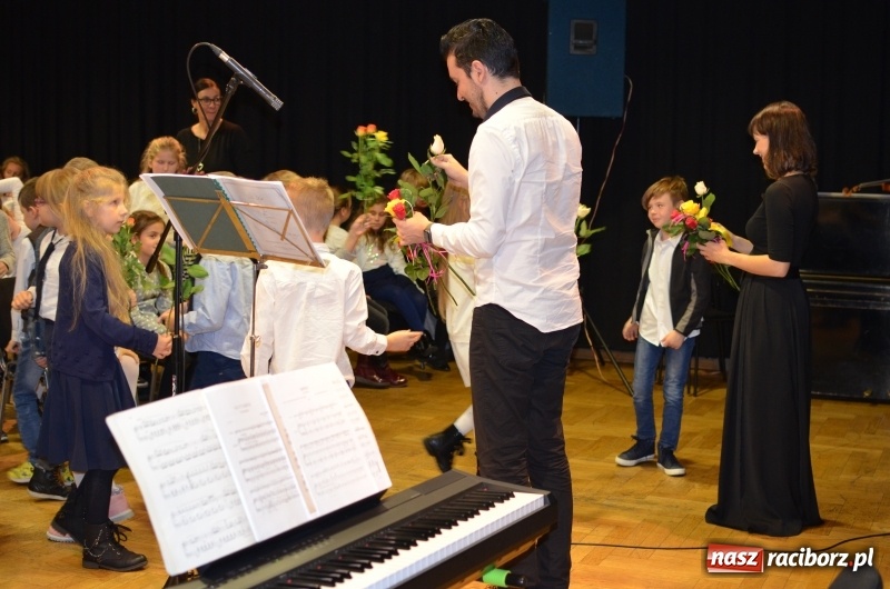 Zdjęcie w galerii na portalu naszraciborz.pl: Od poloneza do menueta. Muzyka dla najmłodszych w RCK  wiadomości z regionu