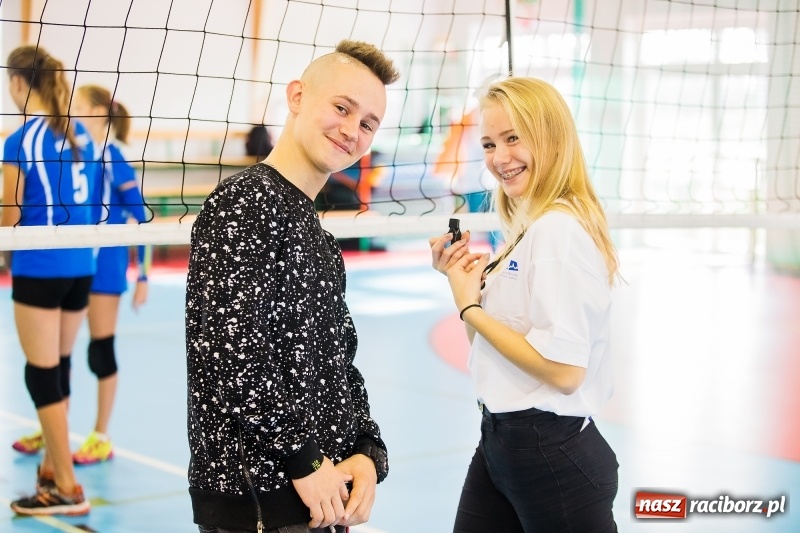 Zdjęcie w galerii na portalu naszraciborz.pl: Turniej Piłki Siatkowej Młodziczek o Puchar Starosty Raciborskiego wiadomości z regionu