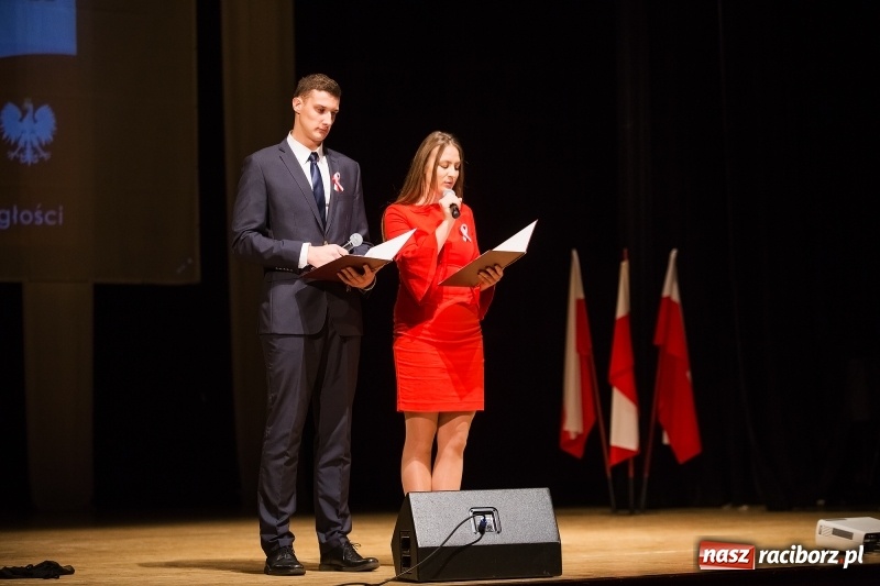 Zdjęcie w galerii na portalu naszraciborz.pl: Uroczysta akademia z okazji 100-lecia odzyskania niepodległości wiadomości z regionu