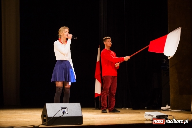 Zdjęcie w galerii na portalu naszraciborz.pl: Uroczysta akademia z okazji 100-lecia odzyskania niepodległości wiadomości z regionu