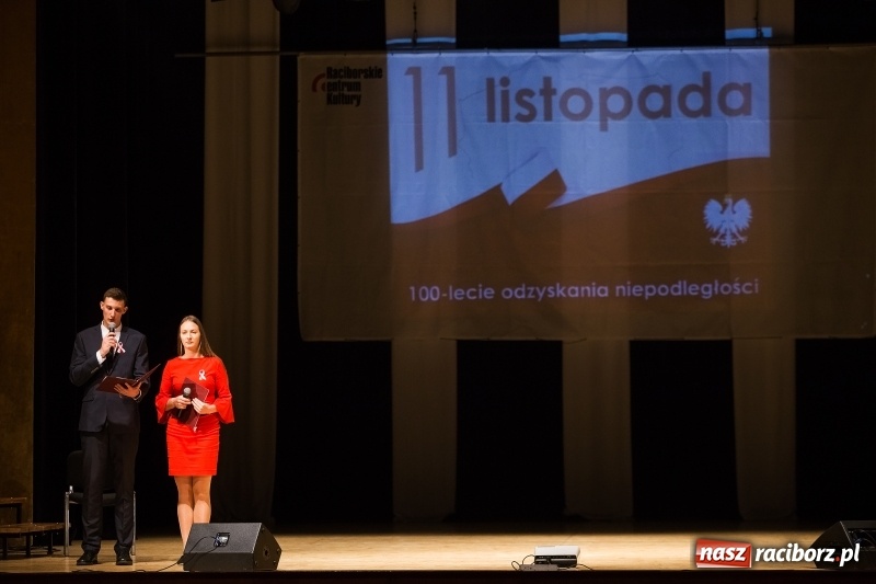 Zdjęcie w galerii na portalu naszraciborz.pl: Uroczysta akademia z okazji 100-lecia odzyskania niepodległości wiadomości z regionu