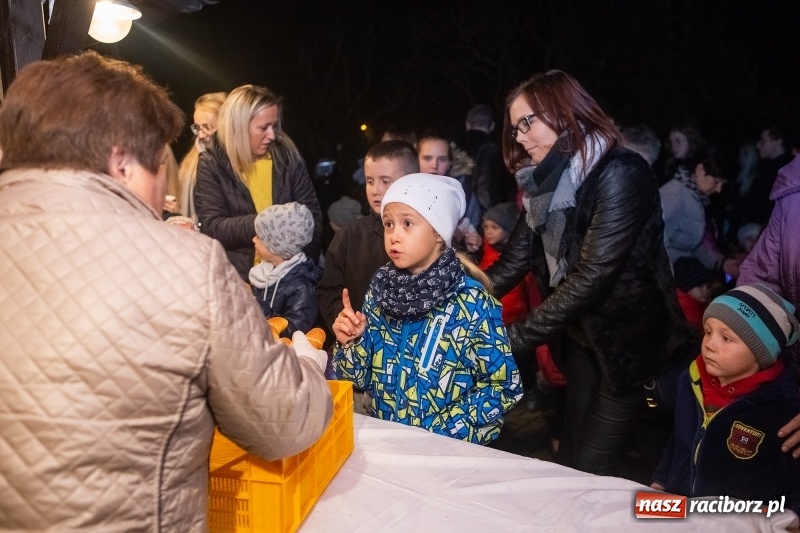 Zdjęcie w galerii na portalu naszraciborz.pl: Święty Marcin zawitał do Tworkowa wiadomości z regionu
