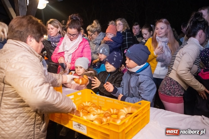 Zdjęcie w galerii na portalu naszraciborz.pl: Święty Marcin zawitał do Tworkowa wiadomości z regionu
