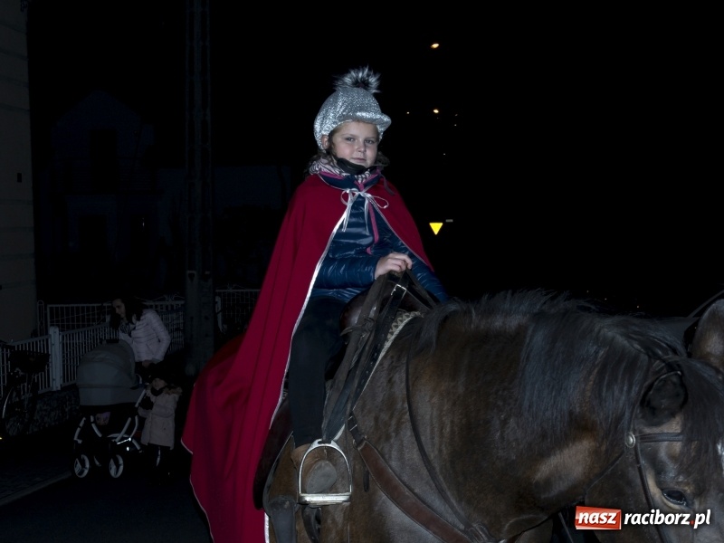Zdjęcie w galerii na portalu naszraciborz.pl: Trzysta rogali na św. Marcina w Owsiszczach  wiadomości z regionu