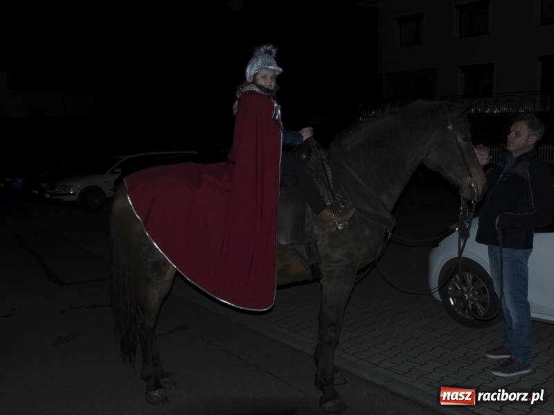 Zdjęcie w galerii na portalu naszraciborz.pl: Trzysta rogali na św. Marcina w Owsiszczach  wiadomości z regionu