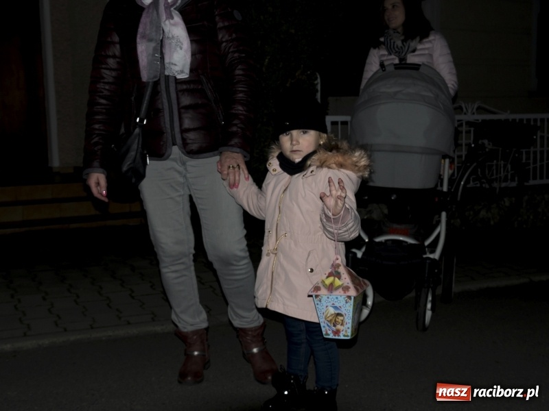 Zdjęcie w galerii na portalu naszraciborz.pl: Trzysta rogali na św. Marcina w Owsiszczach  wiadomości z regionu