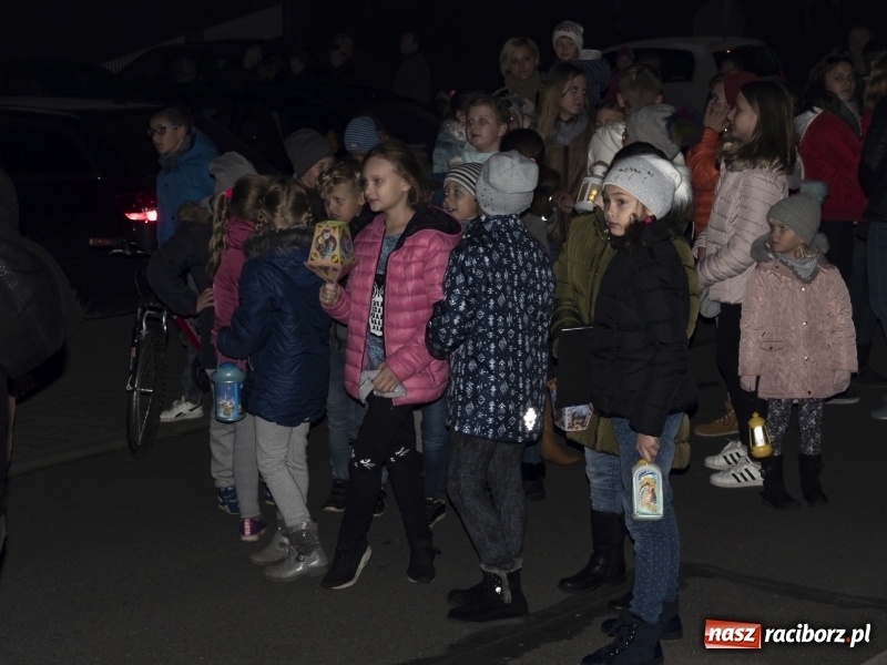 Zdjęcie w galerii na portalu naszraciborz.pl: Trzysta rogali na św. Marcina w Owsiszczach  wiadomości z regionu