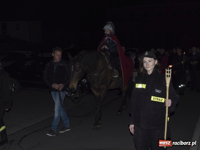 Zdjęcie w galerii na portalu naszraciborz.pl: Trzysta rogali na św. Marcina w Owsiszczach  wiadomości z regionu