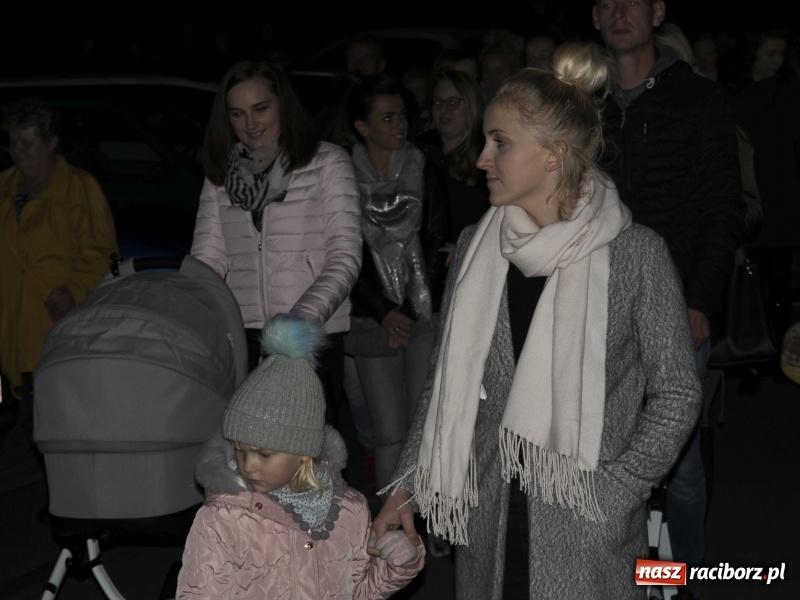 Zdjęcie w galerii na portalu naszraciborz.pl: Trzysta rogali na św. Marcina w Owsiszczach  wiadomości z regionu