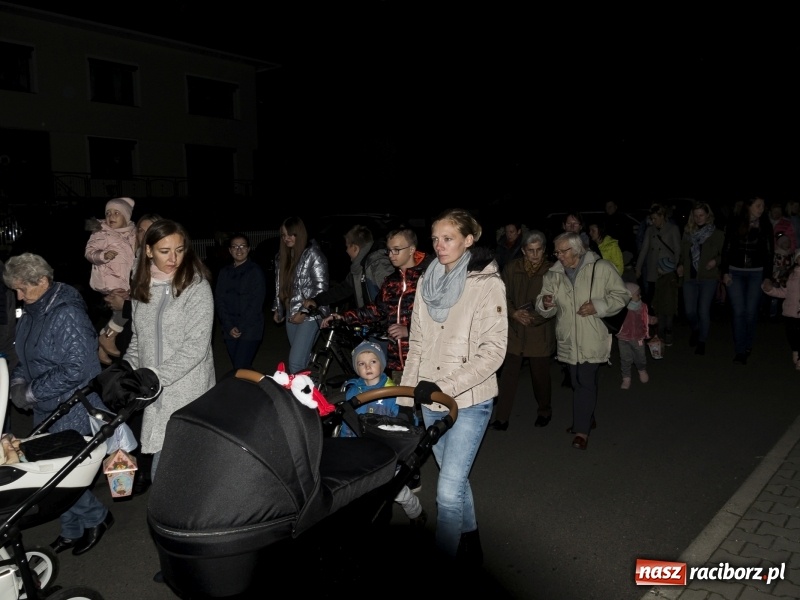 Zdjęcie w galerii na portalu naszraciborz.pl: Trzysta rogali na św. Marcina w Owsiszczach  wiadomości z regionu