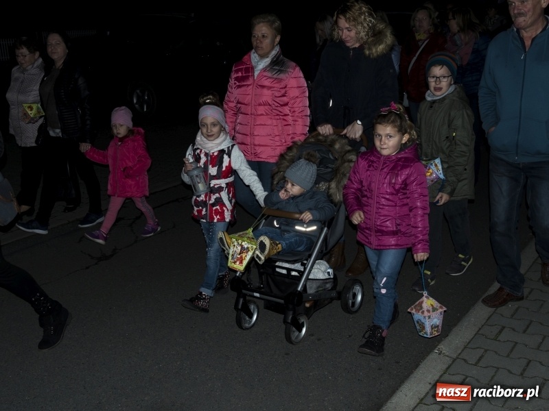 Zdjęcie w galerii na portalu naszraciborz.pl: Trzysta rogali na św. Marcina w Owsiszczach  wiadomości z regionu