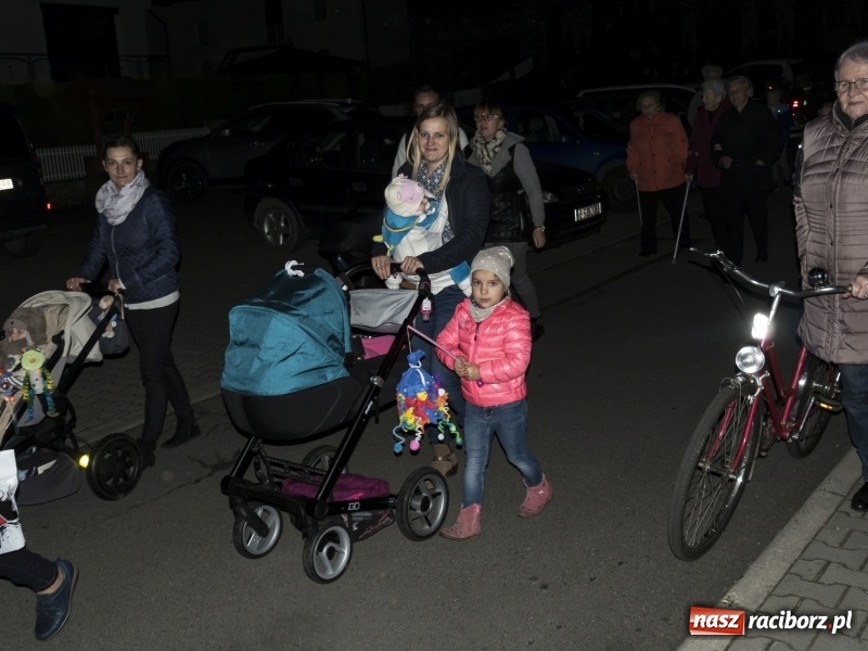 Zdjęcie w galerii na portalu naszraciborz.pl: Trzysta rogali na św. Marcina w Owsiszczach  wiadomości z regionu