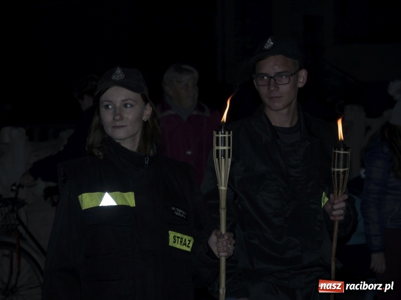 Zdjęcie w galerii na portalu naszraciborz.pl: Trzysta rogali na św. Marcina w Owsiszczach  wiadomości z regionu