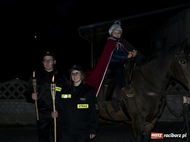 Zdjęcie w galerii na portalu naszraciborz.pl: Trzysta rogali na św. Marcina w Owsiszczach  wiadomości z regionu