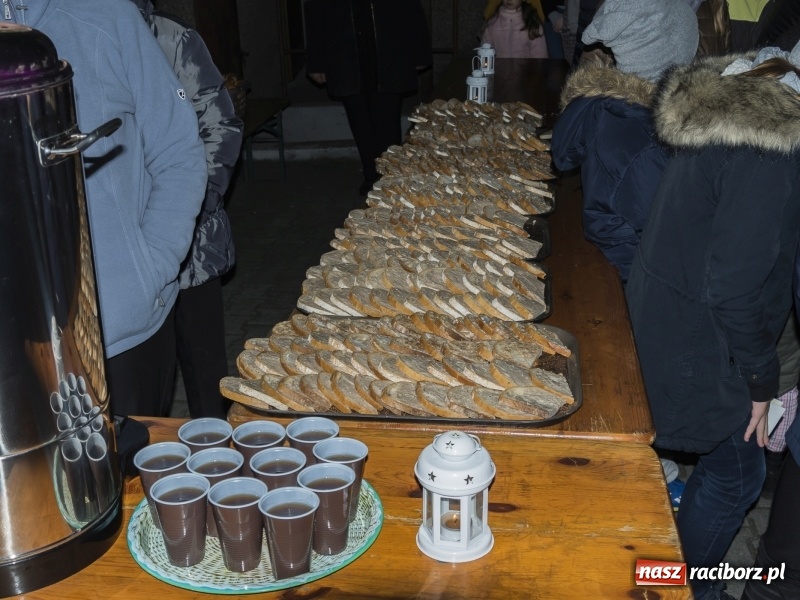 Zdjęcie w galerii na portalu naszraciborz.pl: Trzysta rogali na św. Marcina w Owsiszczach  wiadomości z regionu