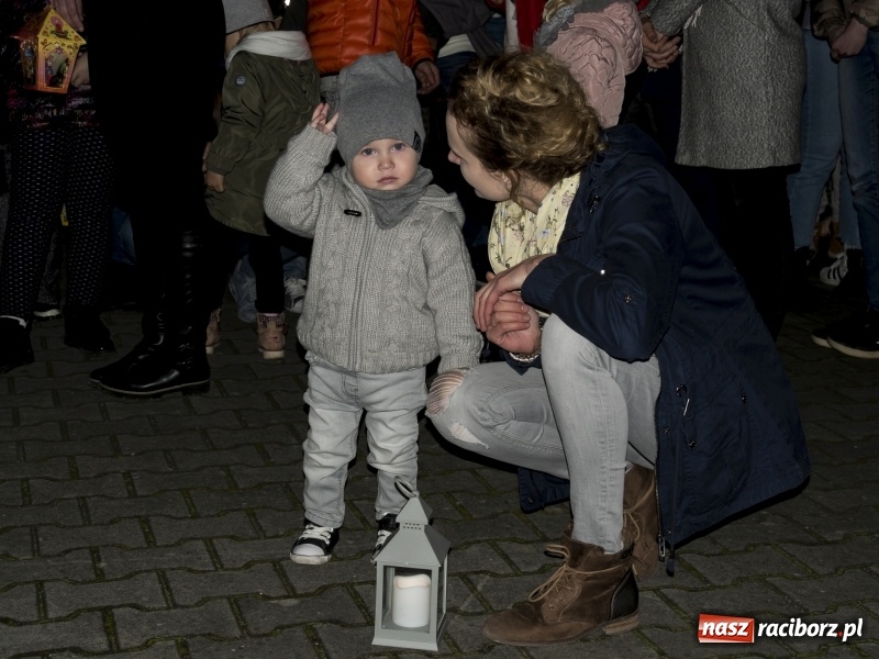 Zdjęcie w galerii na portalu naszraciborz.pl: Trzysta rogali na św. Marcina w Owsiszczach  wiadomości z regionu