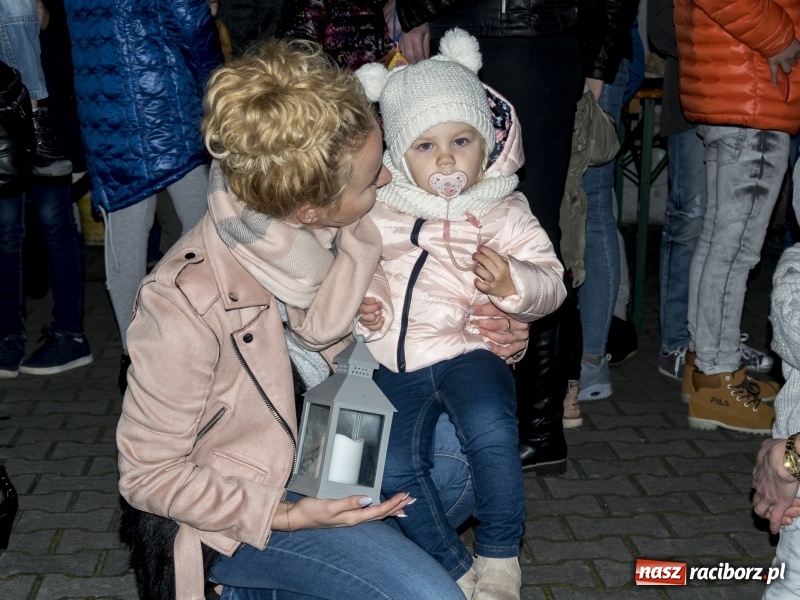 Zdjęcie w galerii na portalu naszraciborz.pl: Trzysta rogali na św. Marcina w Owsiszczach  wiadomości z regionu