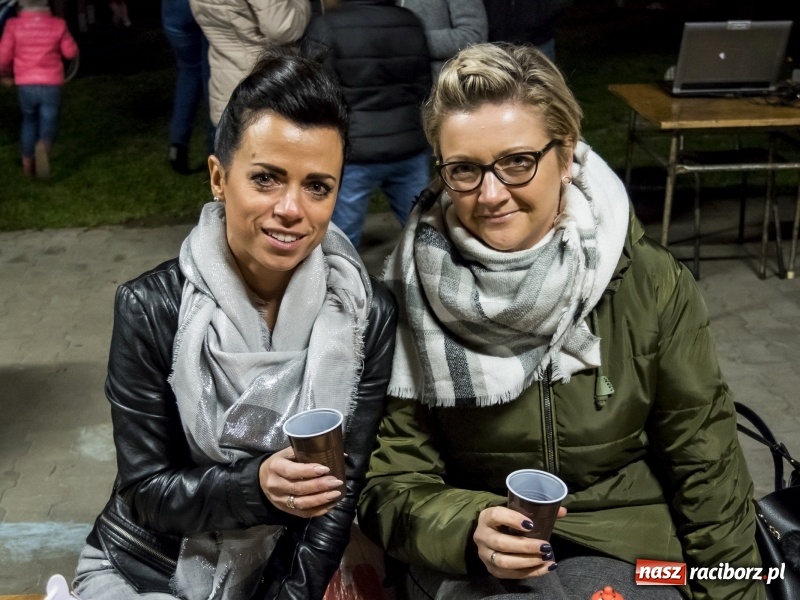 Zdjęcie w galerii na portalu naszraciborz.pl: Trzysta rogali na św. Marcina w Owsiszczach  wiadomości z regionu