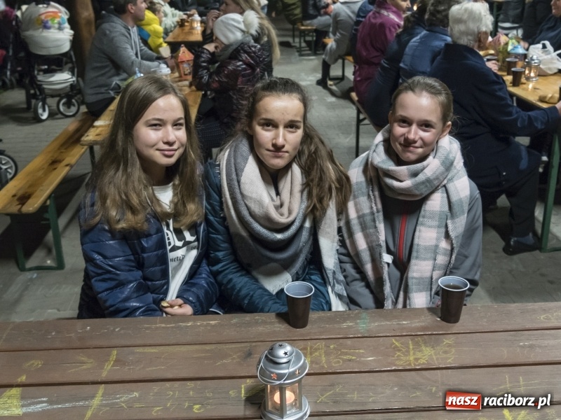 Zdjęcie w galerii na portalu naszraciborz.pl: Trzysta rogali na św. Marcina w Owsiszczach  wiadomości z regionu