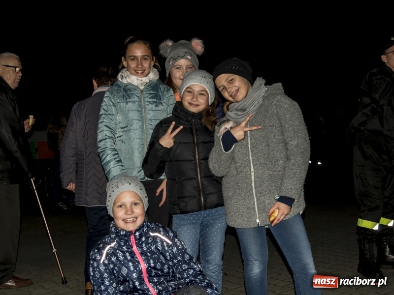 Zdjęcie w galerii na portalu naszraciborz.pl: Trzysta rogali na św. Marcina w Owsiszczach  wiadomości z regionu