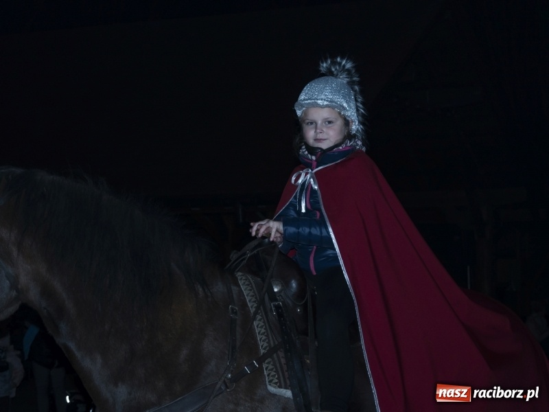 Zdjęcie w galerii na portalu naszraciborz.pl: Trzysta rogali na św. Marcina w Owsiszczach  wiadomości z regionu