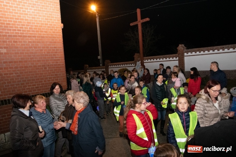 Zdjęcie w galerii na portalu naszraciborz.pl: Święty Marcin w Sudole - lampiony, koń i rogale wiadomości z regionu