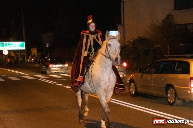 Zdjęcie w galerii na portalu naszraciborz.pl: Święty Marcin w Sudole - lampiony, koń i rogale wiadomości z regionu