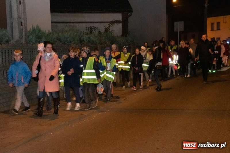 Zdjęcie w galerii na portalu naszraciborz.pl: Święty Marcin w Sudole - lampiony, koń i rogale wiadomości z regionu