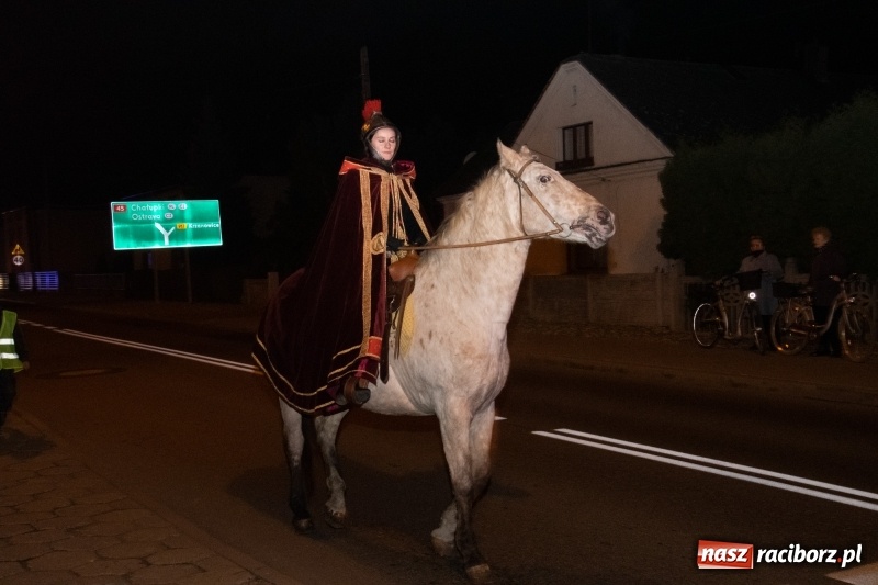 Zdjęcie w galerii na portalu naszraciborz.pl: Święty Marcin w Sudole - lampiony, koń i rogale wiadomości z regionu