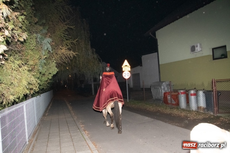 Zdjęcie w galerii na portalu naszraciborz.pl: Święty Marcin w Sudole - lampiony, koń i rogale wiadomości z regionu