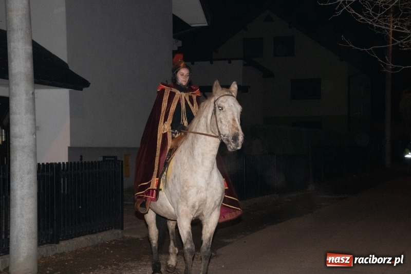 Zdjęcie w galerii na portalu naszraciborz.pl: Święty Marcin w Sudole - lampiony, koń i rogale wiadomości z regionu