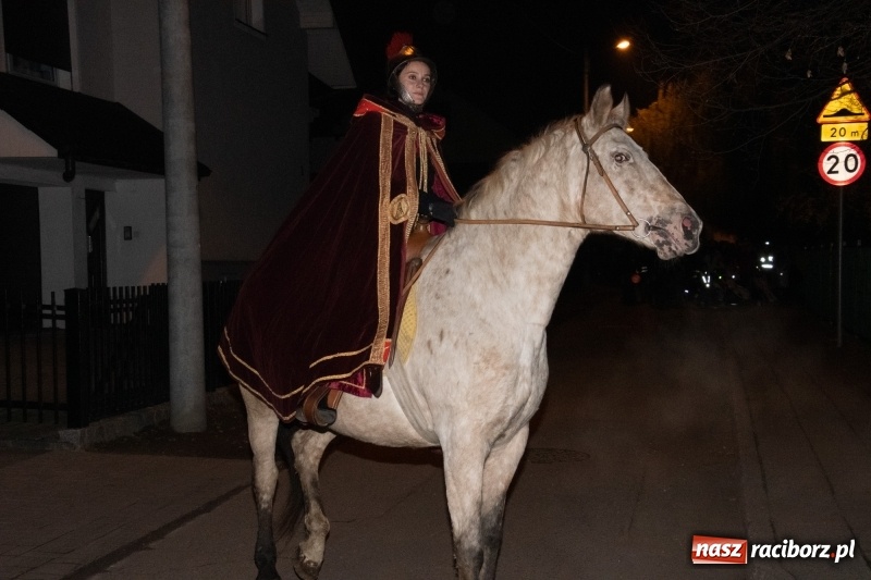 Zdjęcie w galerii na portalu naszraciborz.pl: Święty Marcin w Sudole - lampiony, koń i rogale wiadomości z regionu