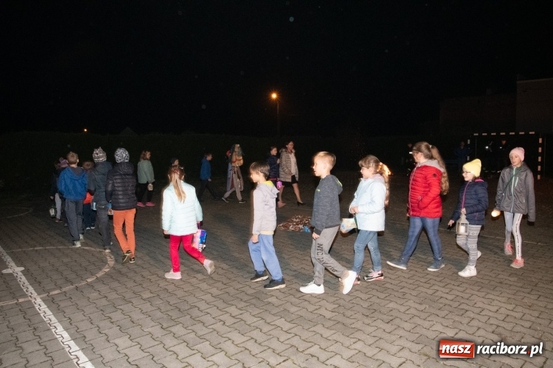 Zdjęcie w galerii na portalu naszraciborz.pl: Święty Marcin w Sudole - lampiony, koń i rogale wiadomości z regionu