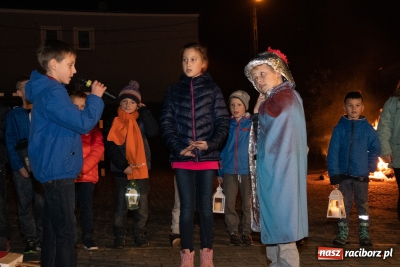 Zdjęcie w galerii na portalu naszraciborz.pl: Święty Marcin w Sudole - lampiony, koń i rogale wiadomości z regionu