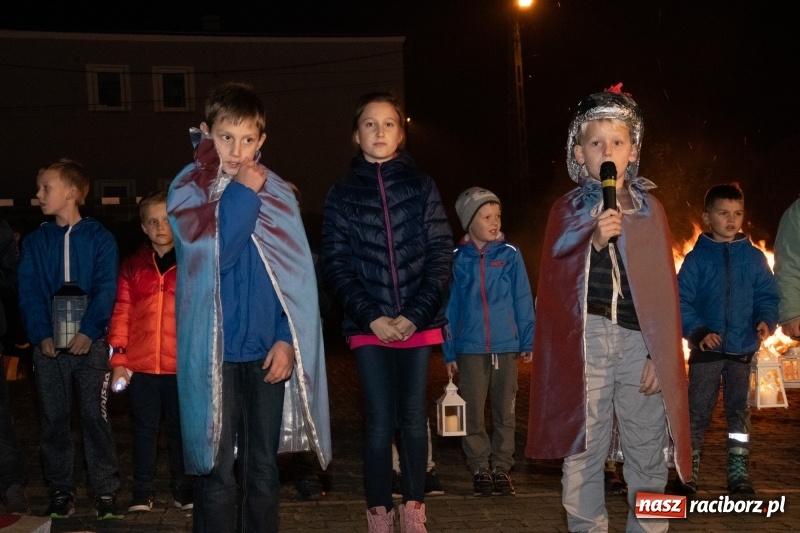 Zdjęcie w galerii na portalu naszraciborz.pl: Święty Marcin w Sudole - lampiony, koń i rogale wiadomości z regionu