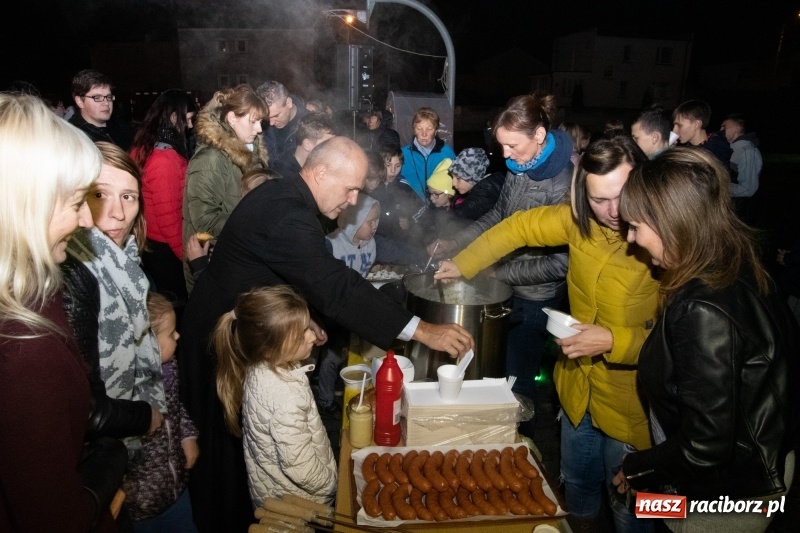 Zdjęcie w galerii na portalu naszraciborz.pl: Święty Marcin w Sudole - lampiony, koń i rogale wiadomości z regionu