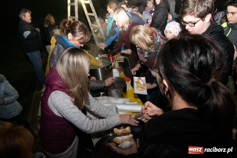 Zdjęcie w galerii na portalu naszraciborz.pl: Święty Marcin w Sudole - lampiony, koń i rogale wiadomości z regionu