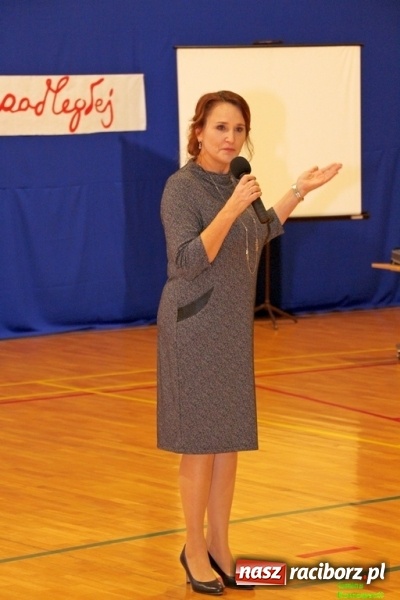 Zdjęcie w galerii na portalu naszraciborz.pl: Wieczór Wielkich Polaków w Szkole Podstawowej w Kornowacu wiadomości z regionu