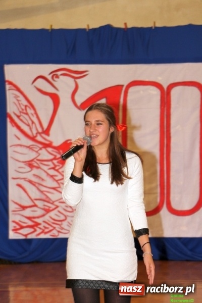 Zdjęcie w galerii na portalu naszraciborz.pl: Wieczór Wielkich Polaków w Szkole Podstawowej w Kornowacu wiadomości z regionu