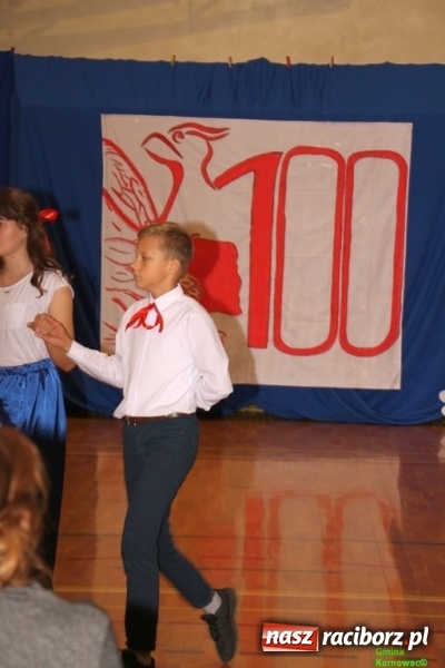 Zdjęcie w galerii na portalu naszraciborz.pl: Wieczór Wielkich Polaków w Szkole Podstawowej w Kornowacu wiadomości z regionu