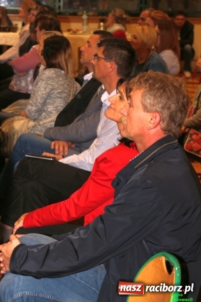 Zdjęcie w galerii na portalu naszraciborz.pl: Wieczór Wielkich Polaków w Szkole Podstawowej w Kornowacu wiadomości z regionu