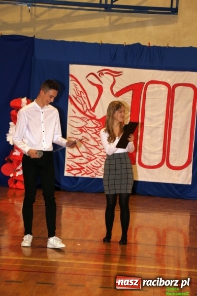 Zdjęcie w galerii na portalu naszraciborz.pl: Wieczór Wielkich Polaków w Szkole Podstawowej w Kornowacu wiadomości z regionu
